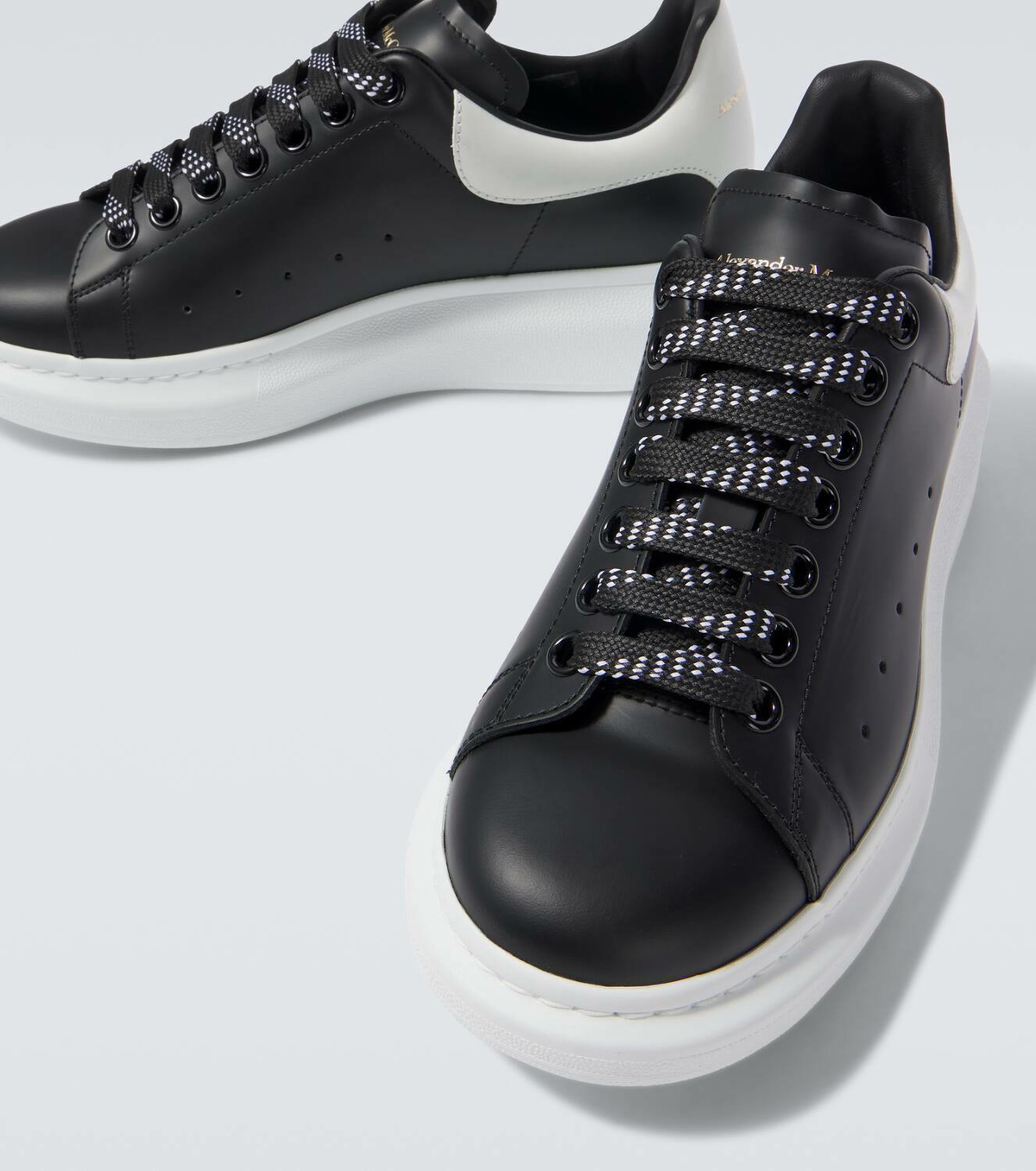 スニーカー ALEXANDER MCQUEEN Oversize leather sneakers Alexander McQueen Oversized Leather Sneakers – Wilder's