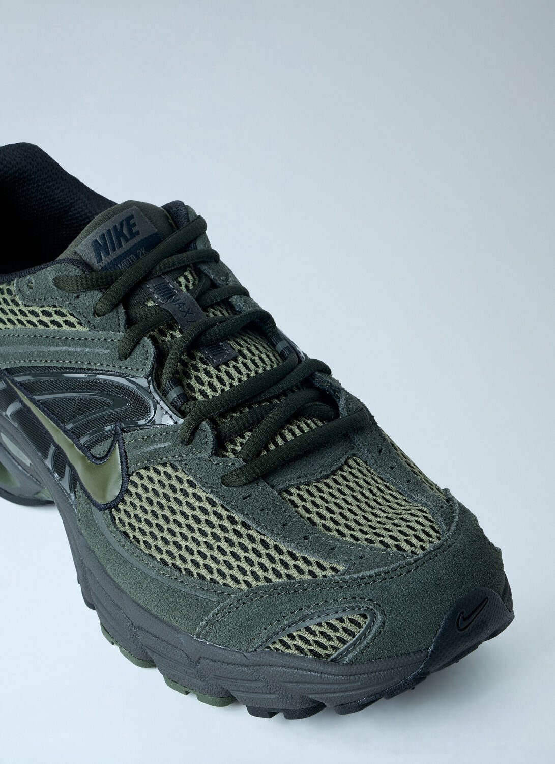 Nike Air Max Moto 2K Sneakers