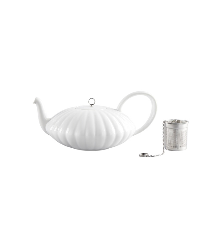 Photo: Georg Jensen Bernadotte porcelain teapot by Sigvard Bernadotte
