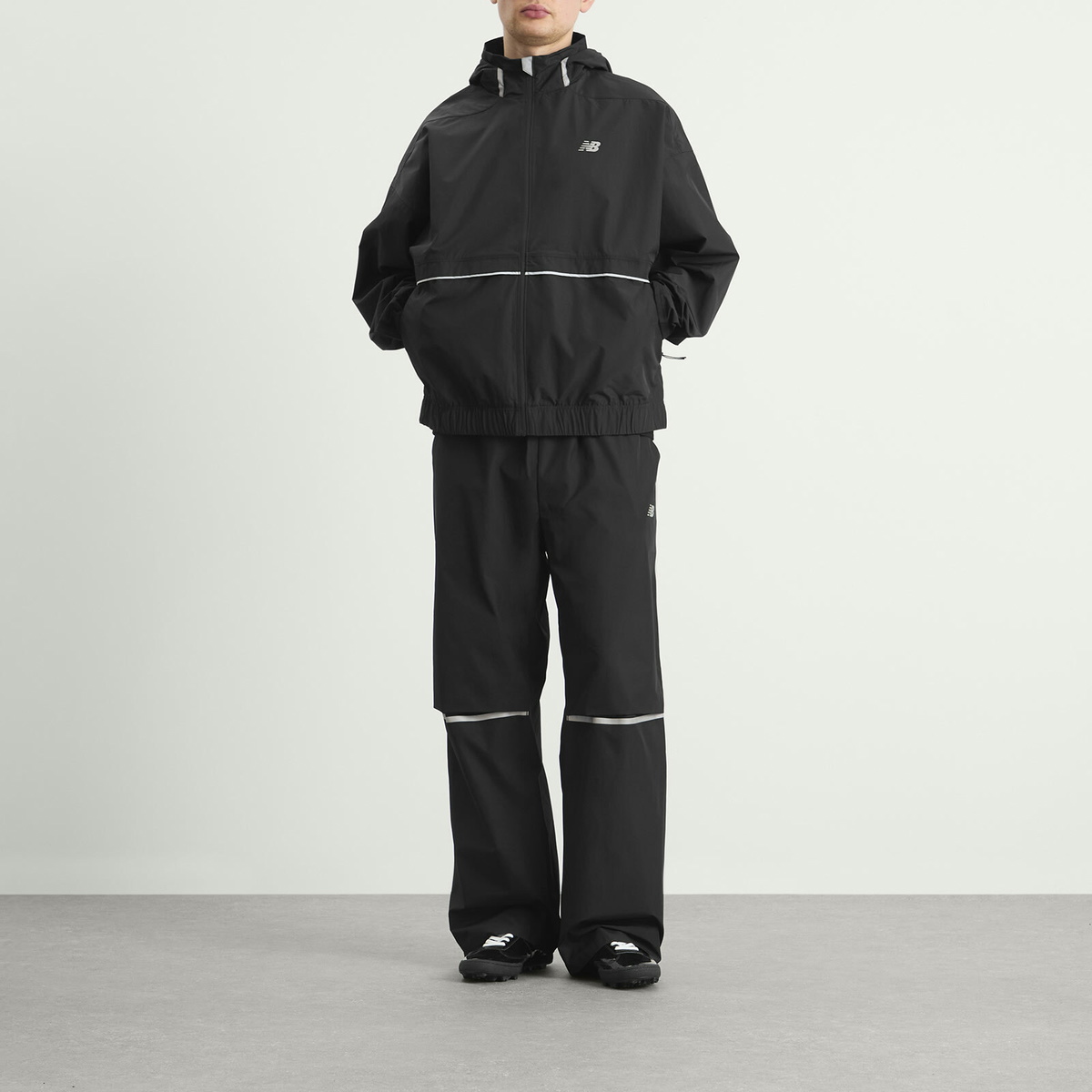 New Balance Men's Elusive Shell Jacket in Black