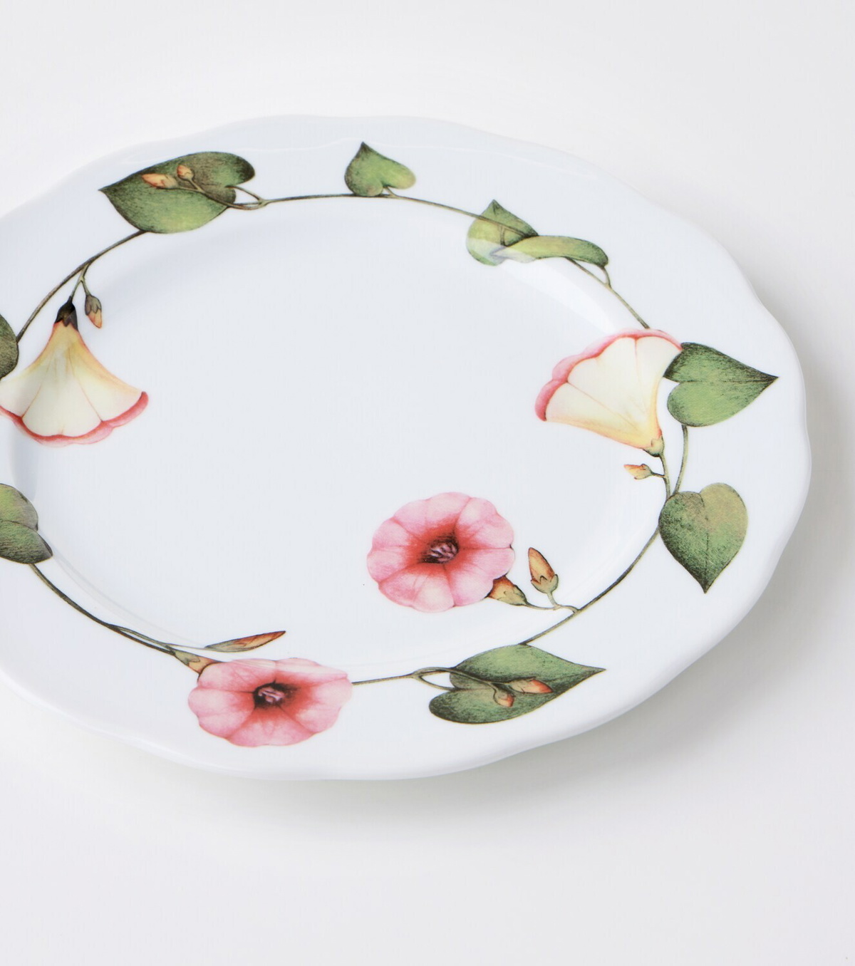 Cabana Ciclamino porcelain dessert plate