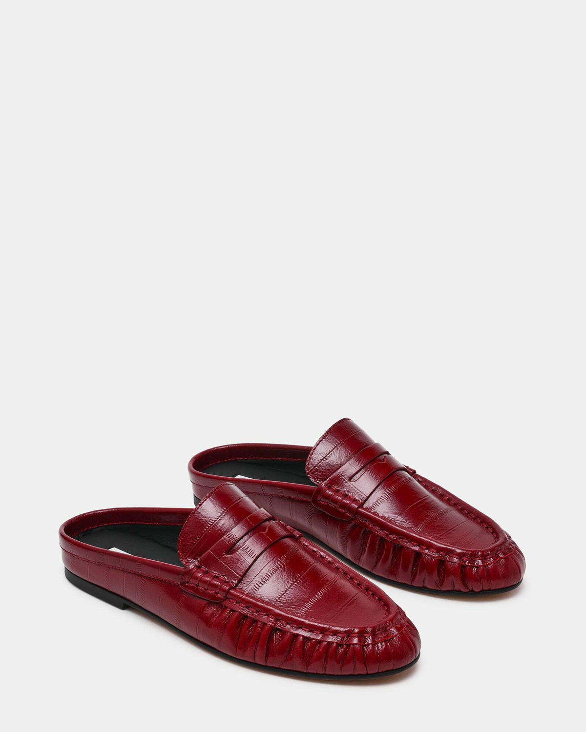 Steve Madden Rafe Flats in Burgundy Exotic