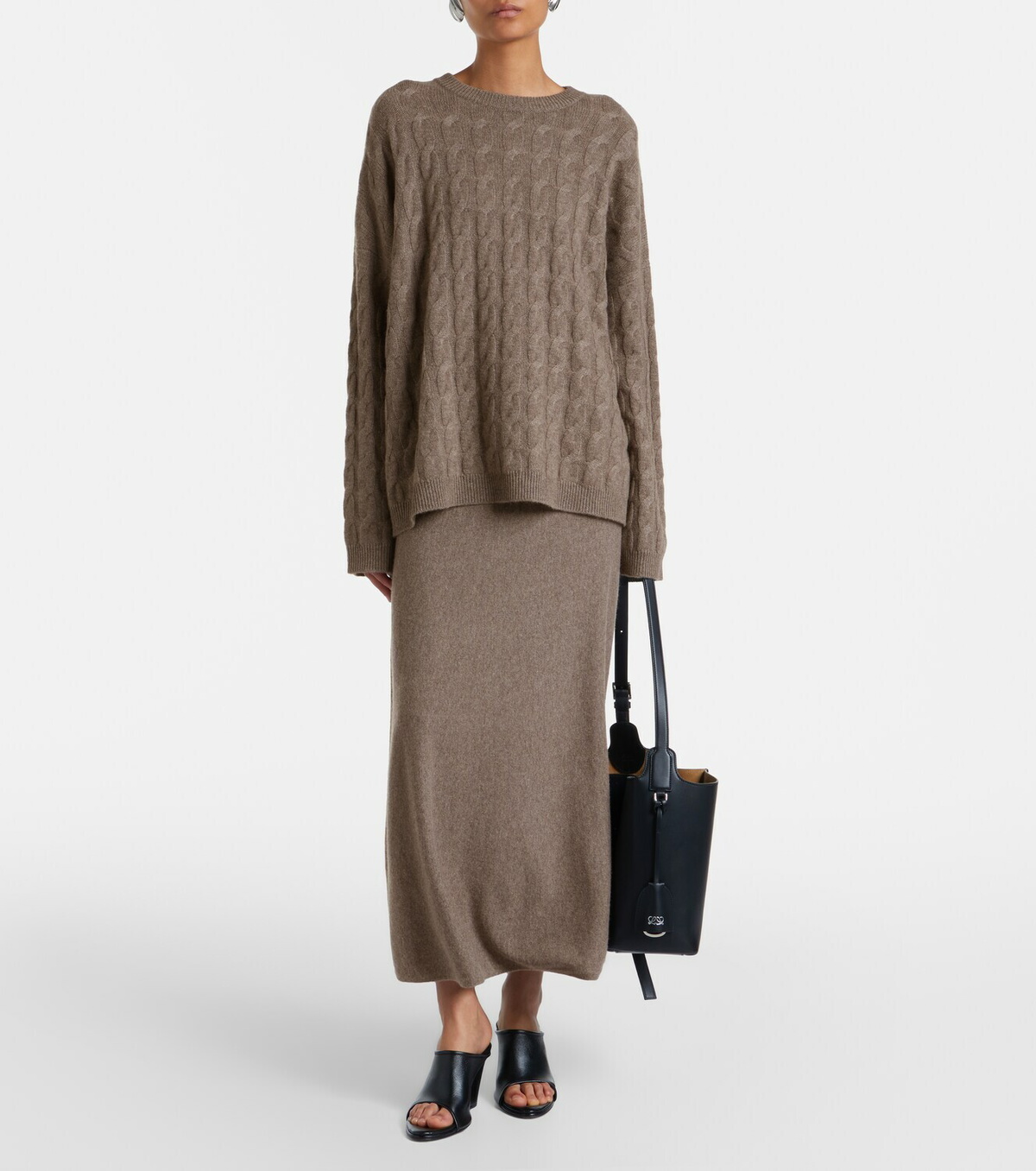 Lisa Yang Seymour cable-knit cashmere sweater