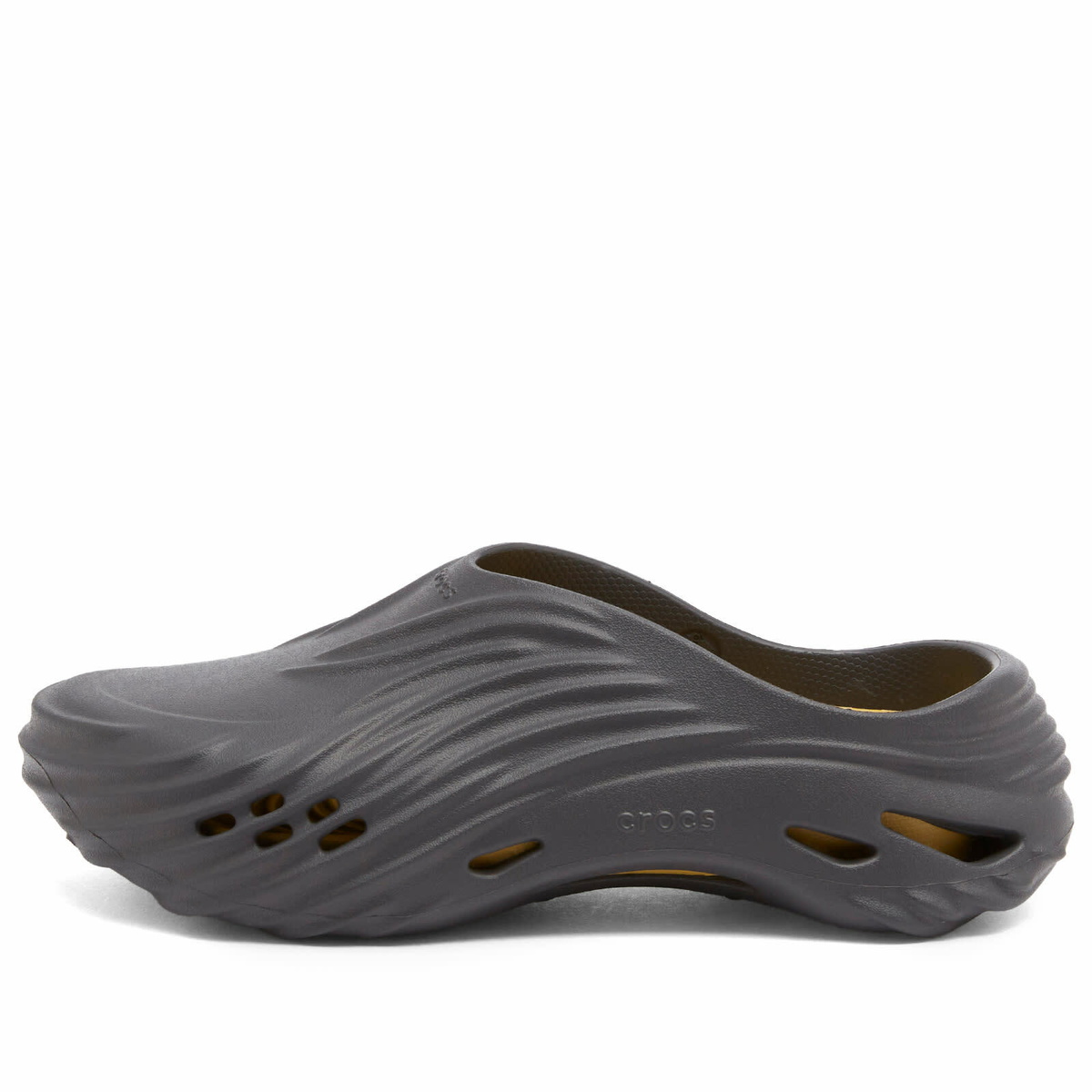 Crocs Men's Echo Wave in Black Sand