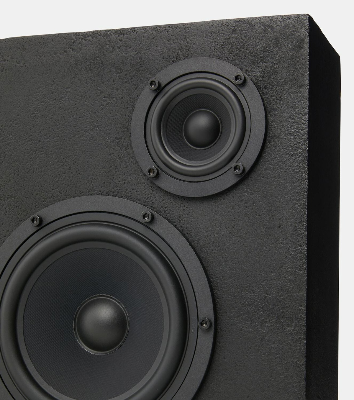 Transparent Steel speaker