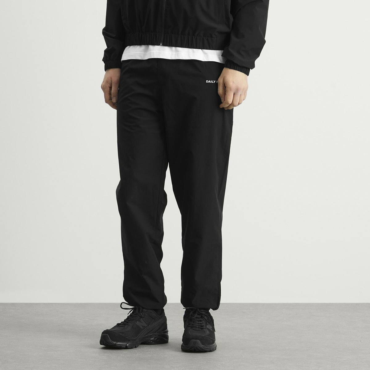Daily Paper Men's Eward Pants in Black
