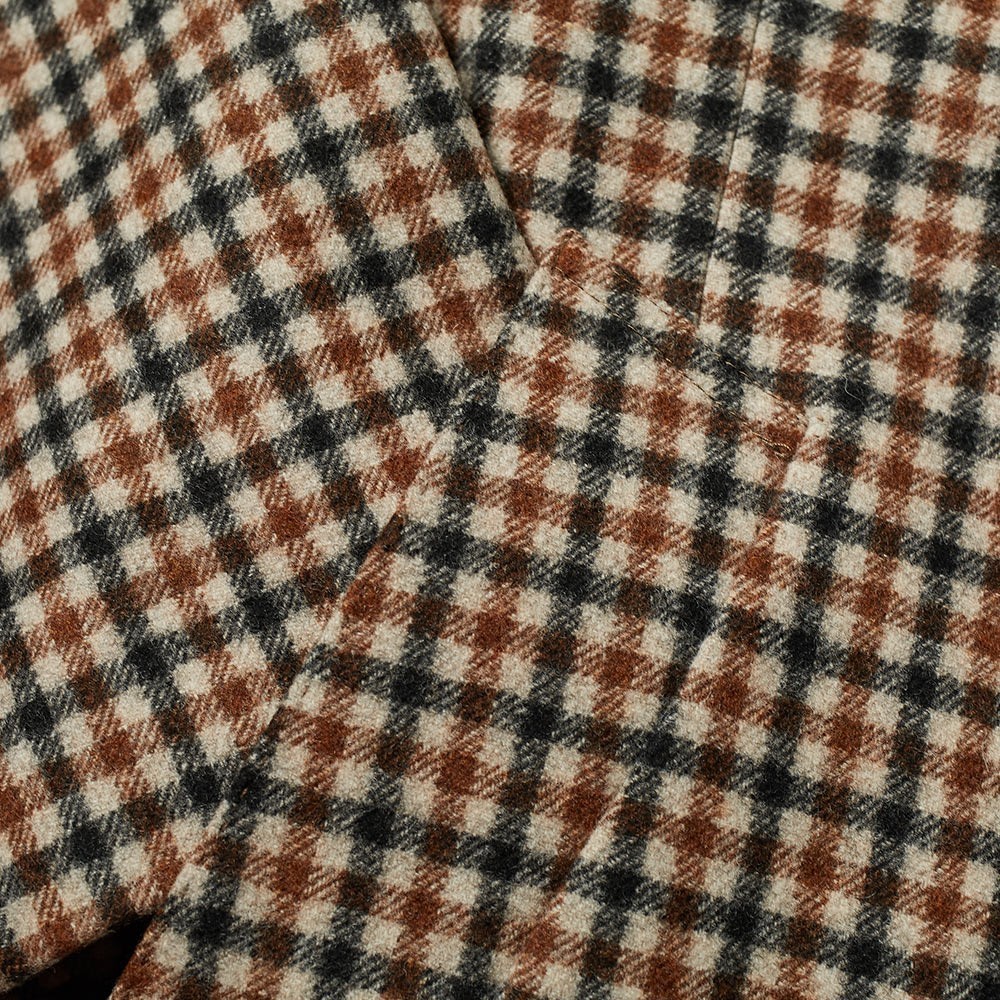 https://cdn.clothbase.com/uploads/e2f02f51-c27e-4ddc-9b39-104ef130f2b5/12-10-2019_mackintosh_stanleyloropianacheckchesterfieldcoat_blackcheck_mo3701_mb_2.jpg