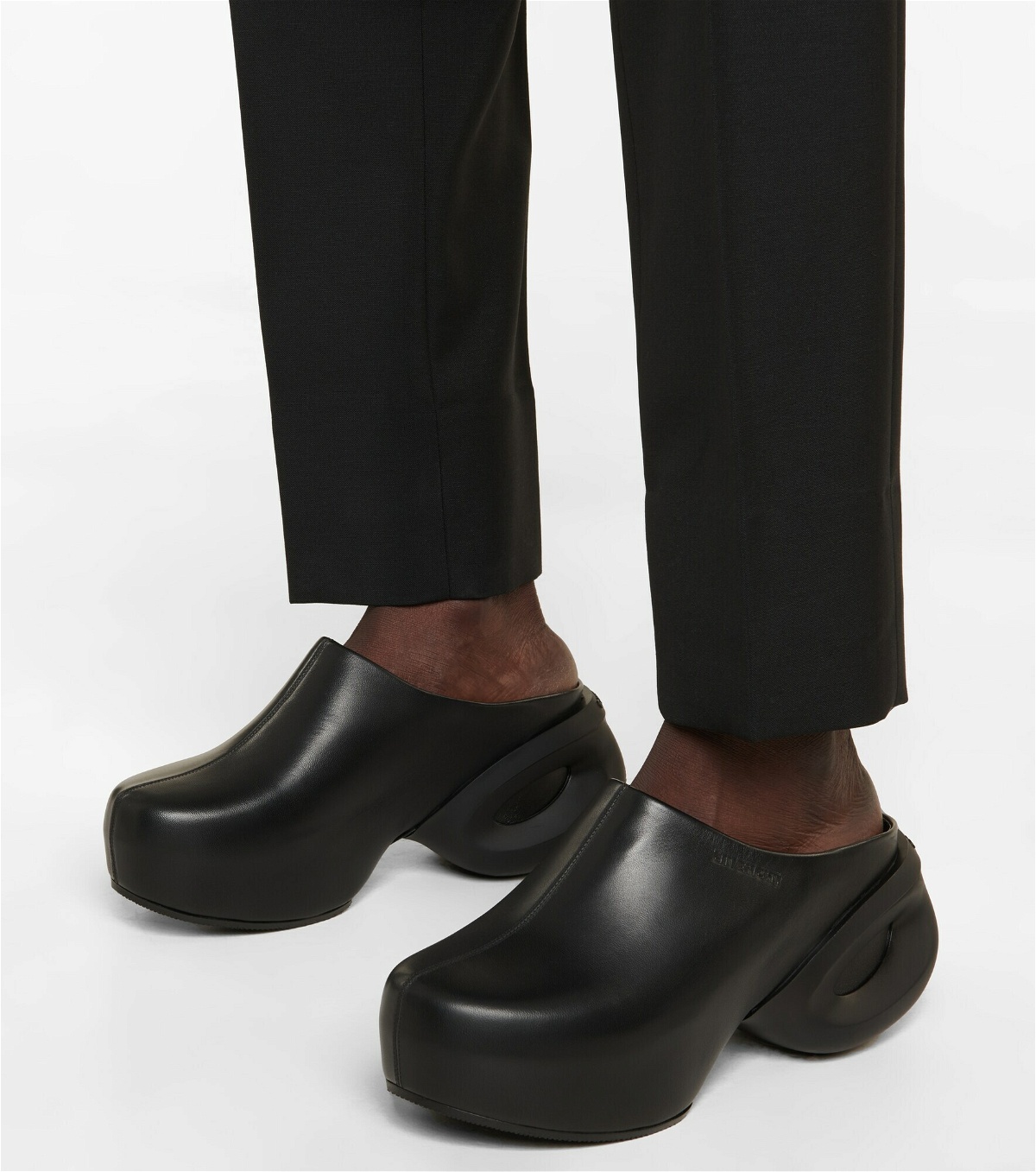 Givenchy - G leather clogs Givenchy