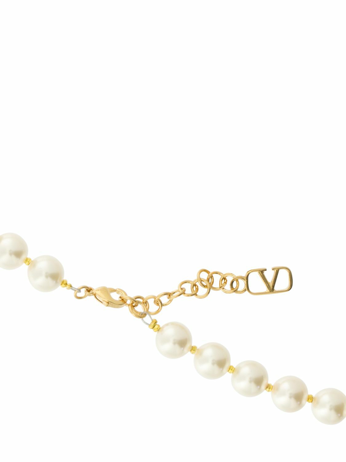【関税&送料込】Valentino Garavani Ivory Pearls Necklace Valentino Garavani VLogo Signature Pearl Necklace | White