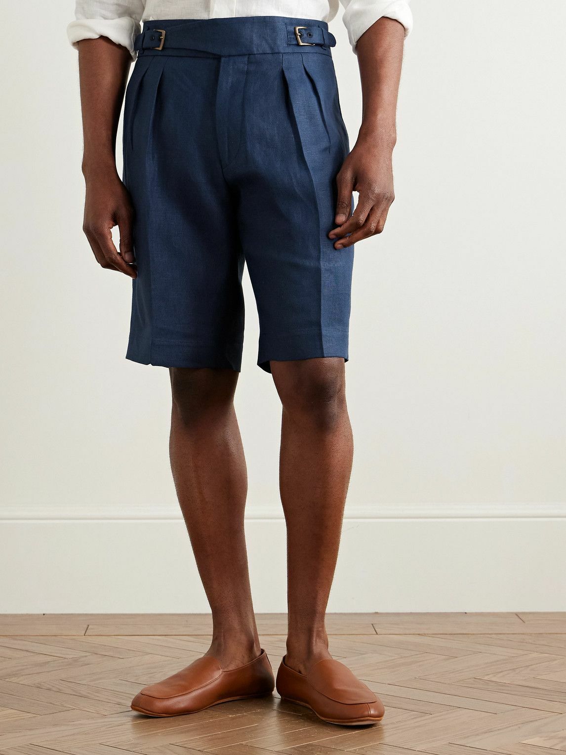 Anderson & Sheppard - Gurkha Straight-Leg Pleated Linen Shorts - Blue