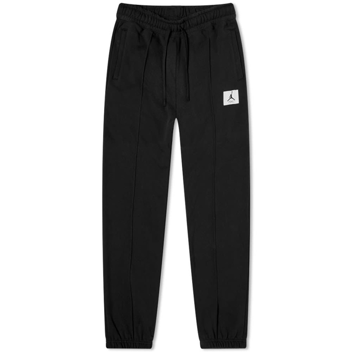 Photo: Air Jordan Essential Fleece Pants