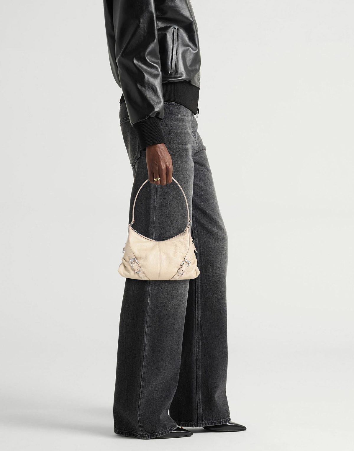 Givenchy Womens Shoulder bag in Beige