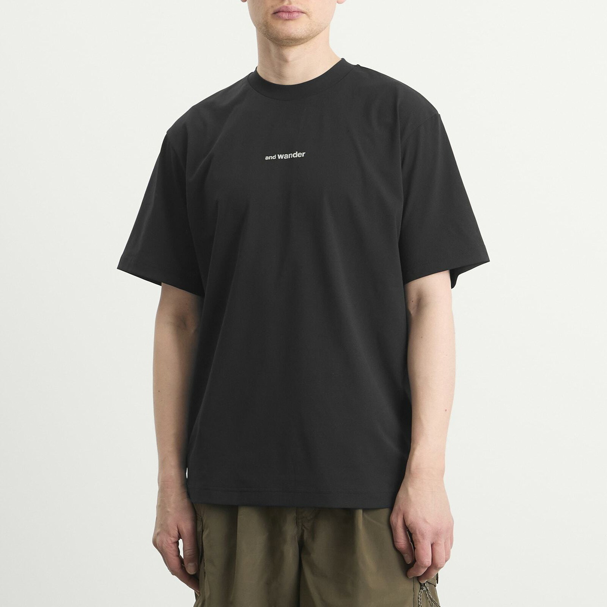 and wander Men's Dry Mesh T-Shirt in Black