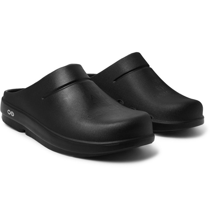 Photo: TAKAHIROMIYASHITA TheSoloist. - Oofus OOcloog Logo-Print Foam Sandals - Black