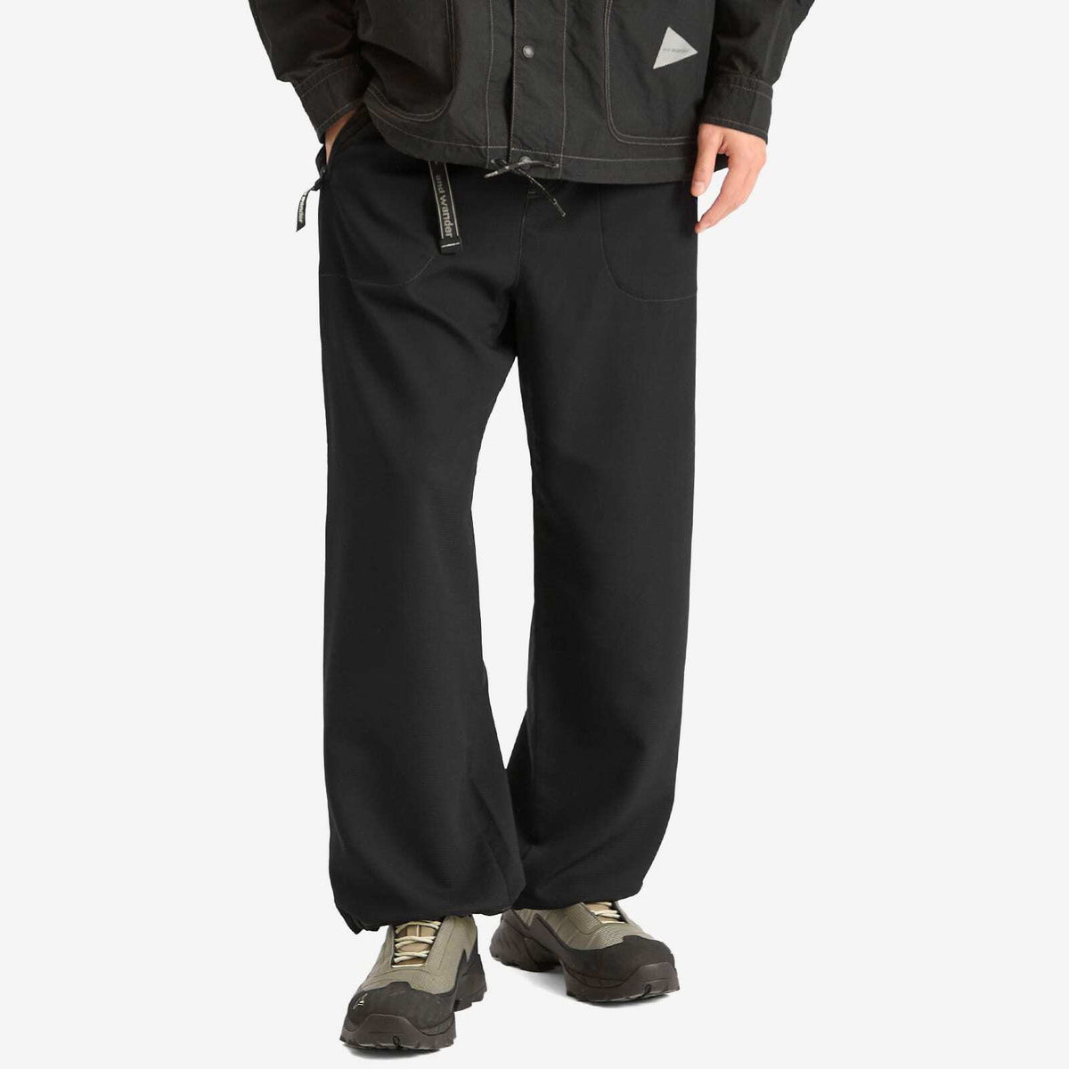and wander Men's Vent Trousers in Black