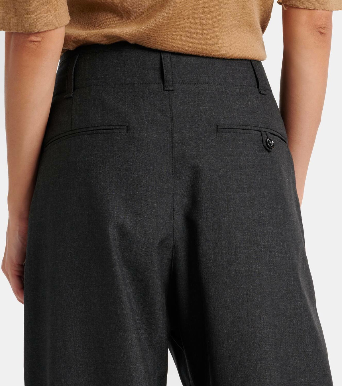 LEMAIRE LOOSE PLEATED PANTS 48 替えボタンタグ付き Lemaire Loose Pleated Pants in Anthracite Chine | FWRD