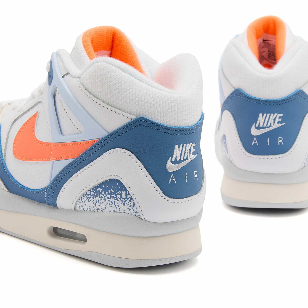 Nike Air Tech Challenge Ii QS Sneaker in White/Blue/Ivory