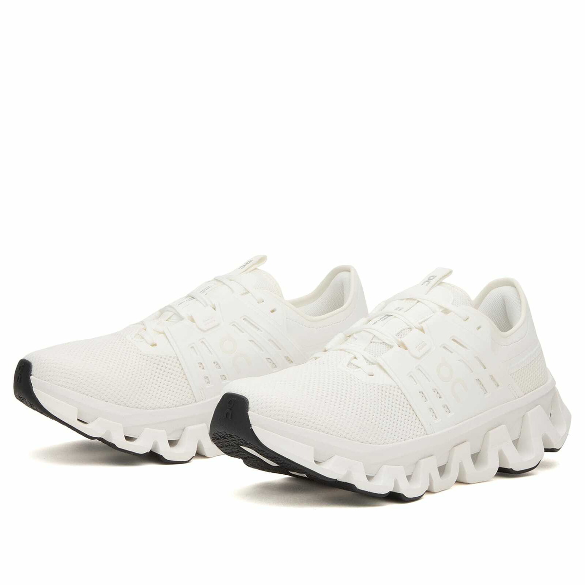 ON Men's Cloudswift Amp Sneaker in White/White