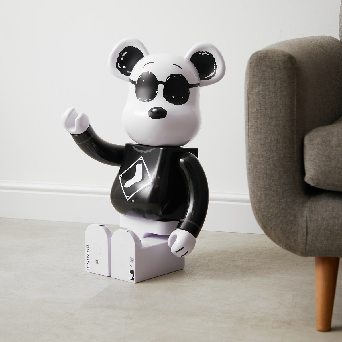 MEDICOM TOY - MLB × PEANUTS BE@RBRICK SNOOPY WHITE SOX Medicom Be@rbrick MLB × Peanuts Snoopy (White Sox) Medicom