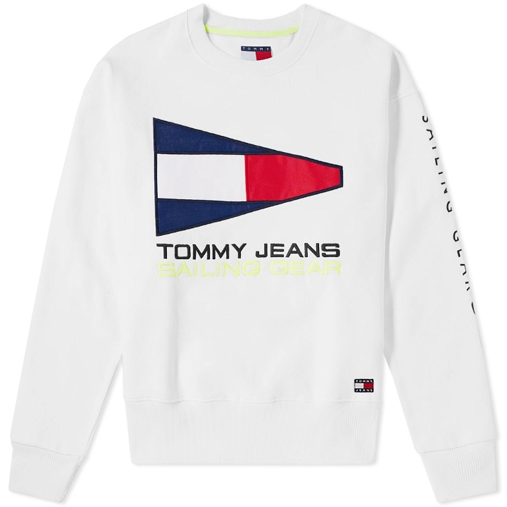 Photo: Tommy Jeans 5.0 90s Sailing Logo Crew Sweat White
