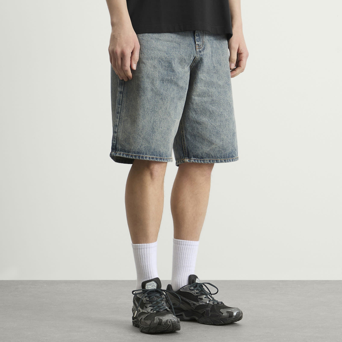 Daily Paper Men's Compact Shield Embroidery Shorts in Denim