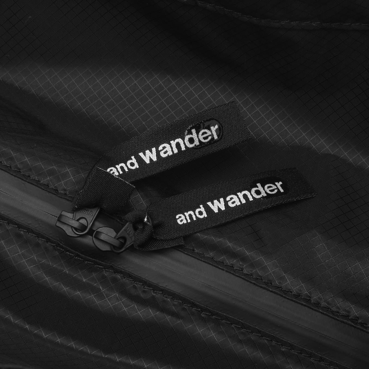 and wander Men's Sil Shoulder Bag in Black 