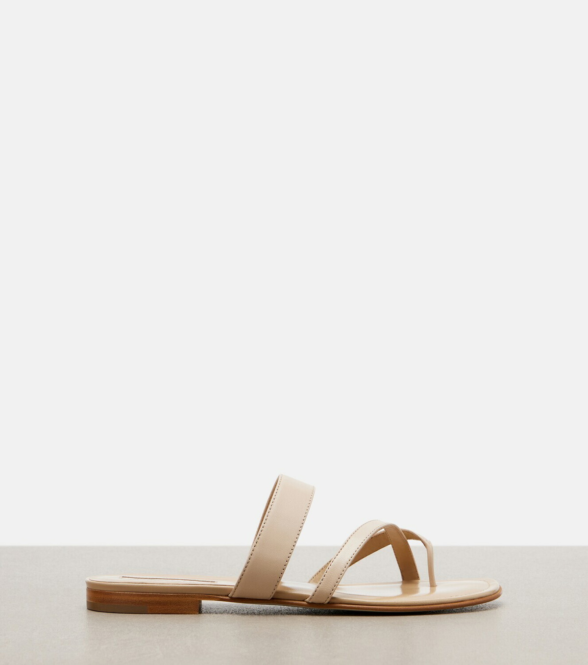 Manolo Blahnik Susa leather thong sandals