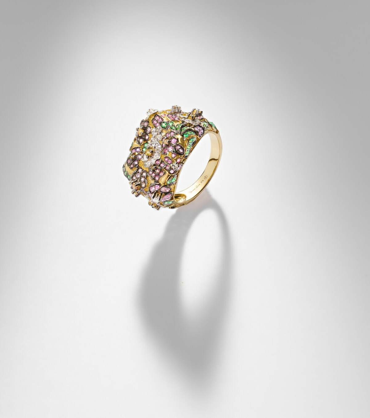 Yvonne Léon Jolie Fleur 9kt gold ring with gemstones