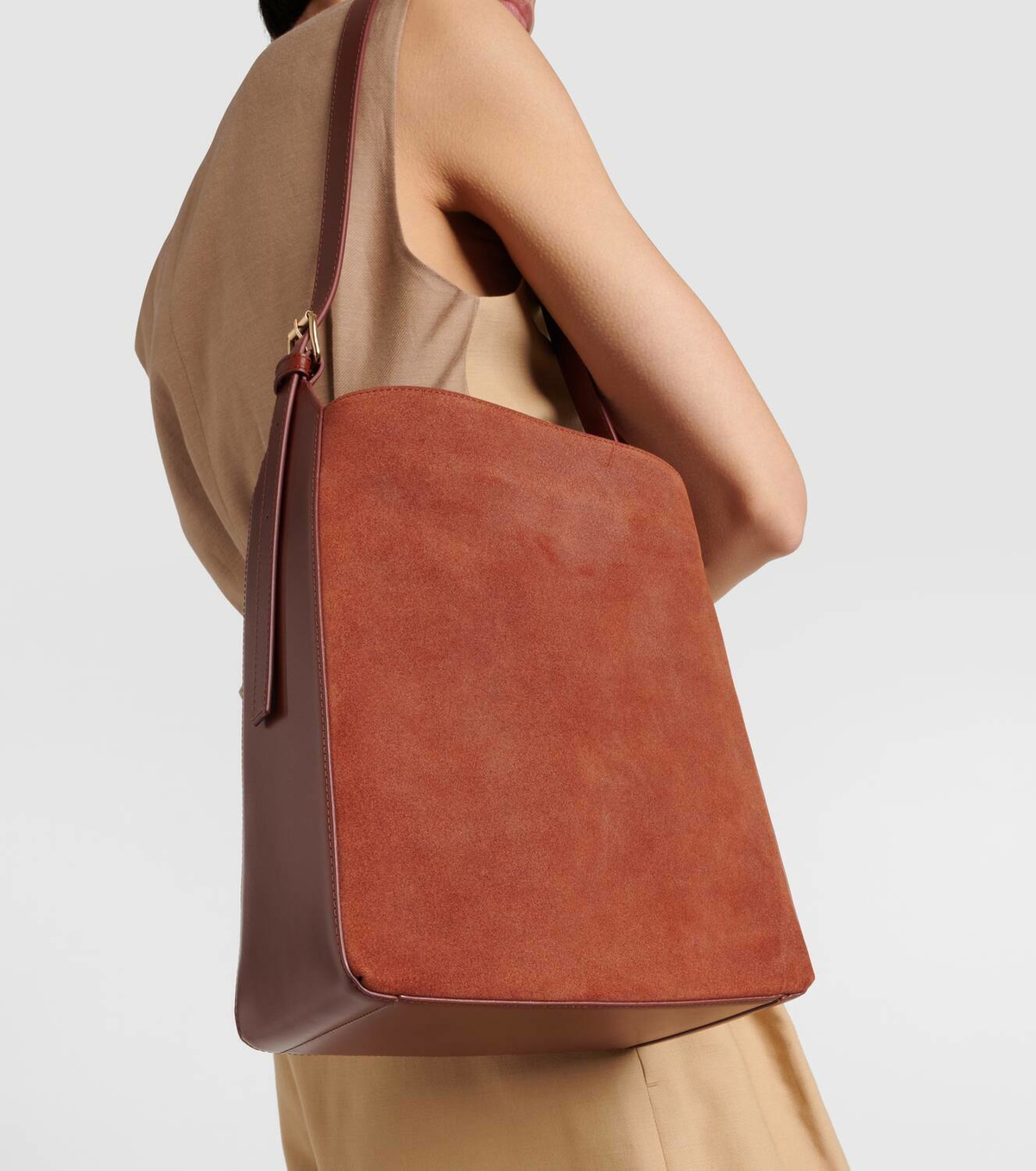 バッグ A.P.C. Suede Large Shoulder Bag A.P.C. Virginie suede tote bag A.P.C.