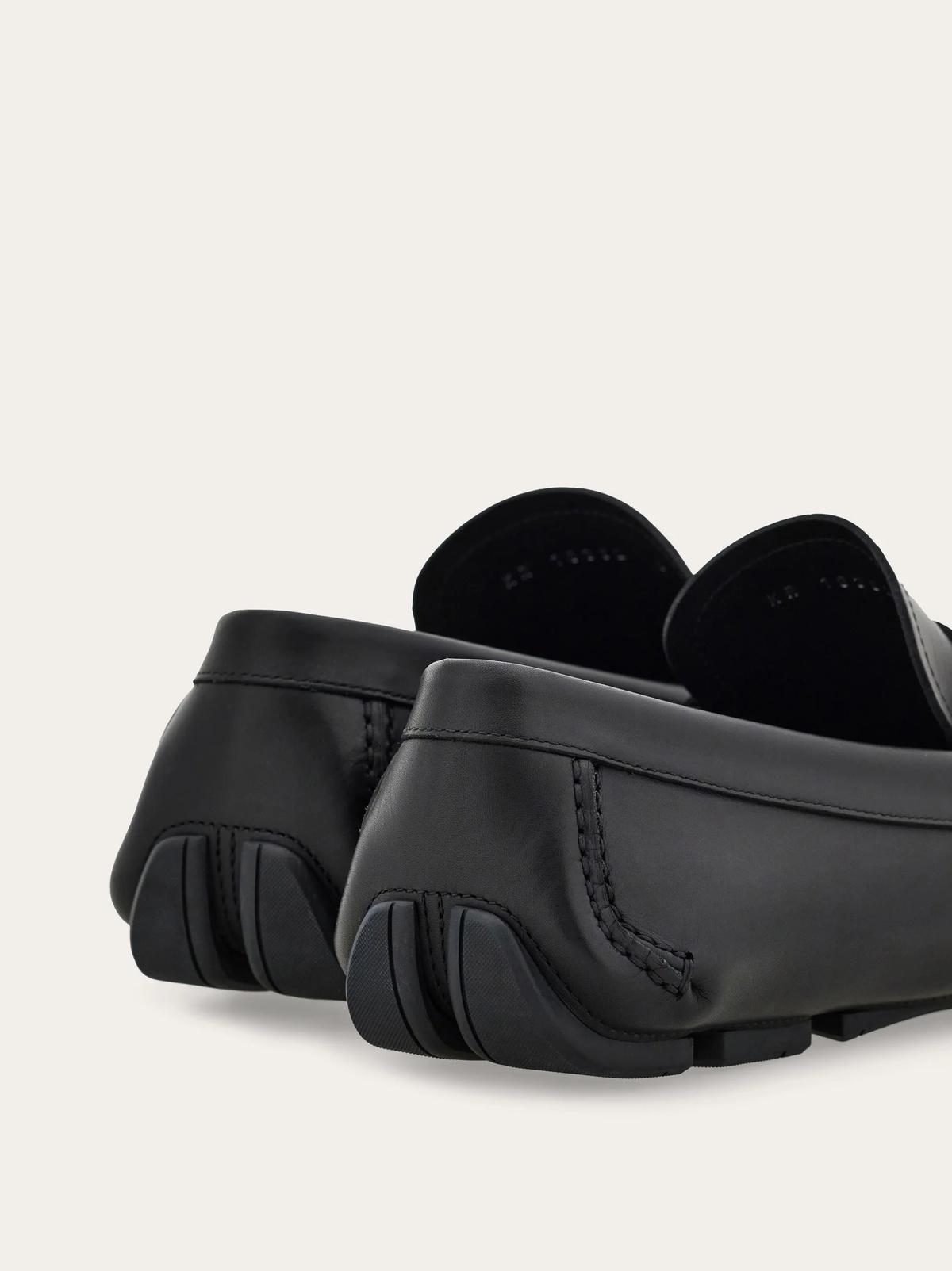 Ferragamo Mens Penny driver in Black