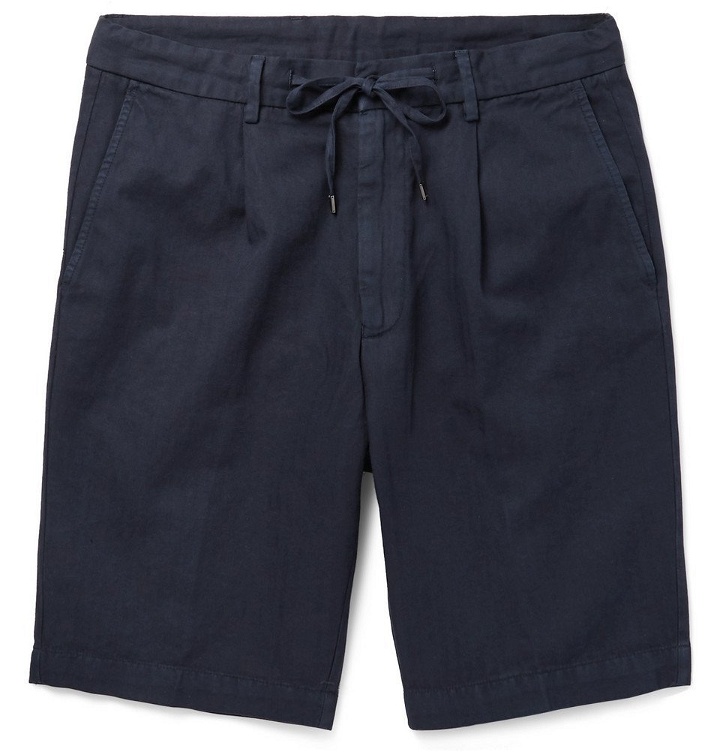 Photo: Beams F - Slim-Fit Pleated Herringbone Cotton and Linen-Blend Drawstring Shorts - Men - Navy