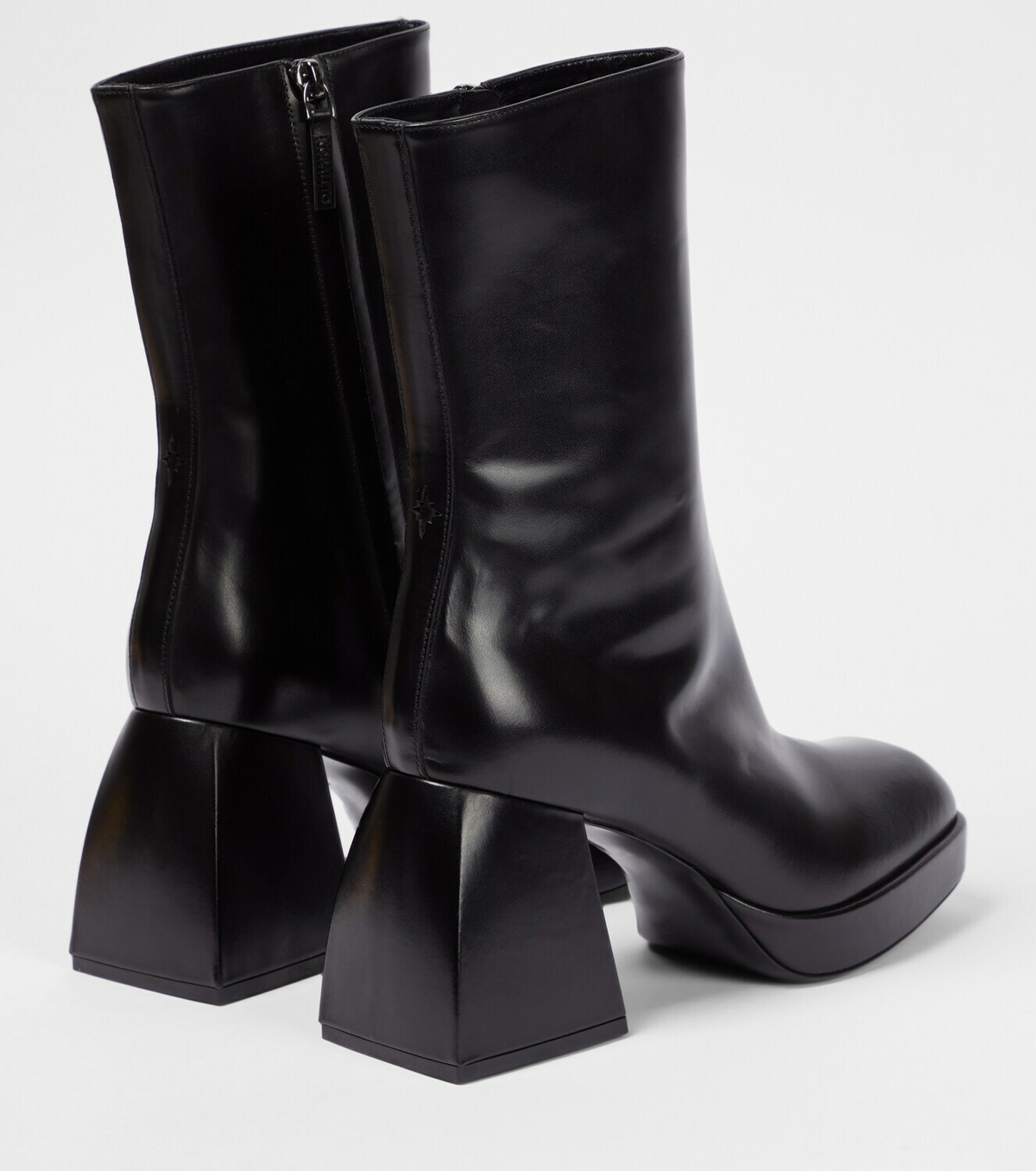 BULLA CORTA / BLK