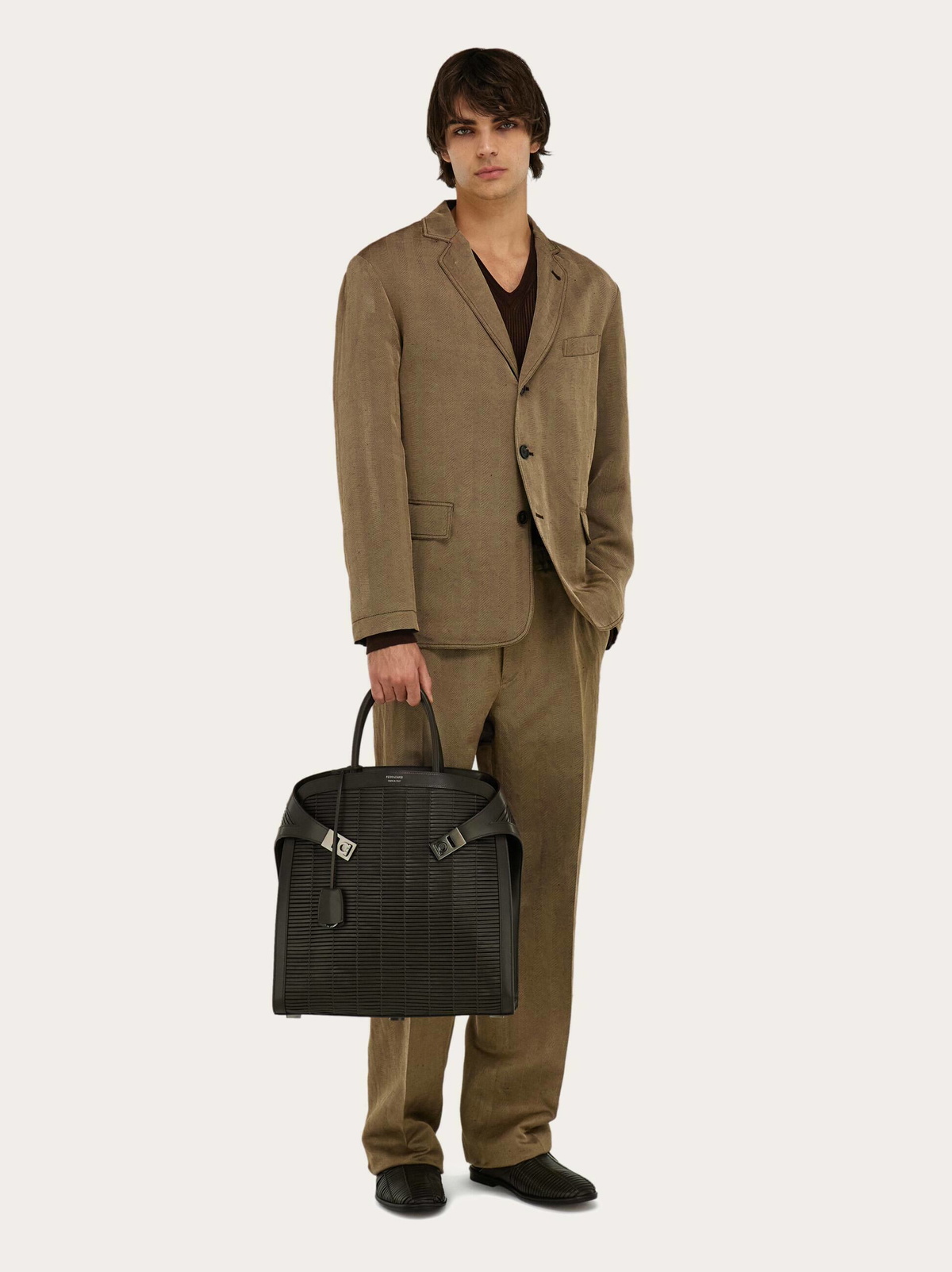 Ferragamo Mens Hug tote bag in Brown