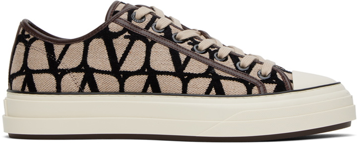 Photo: Valentino Garavani Beige & Black Totaloop Sneaker