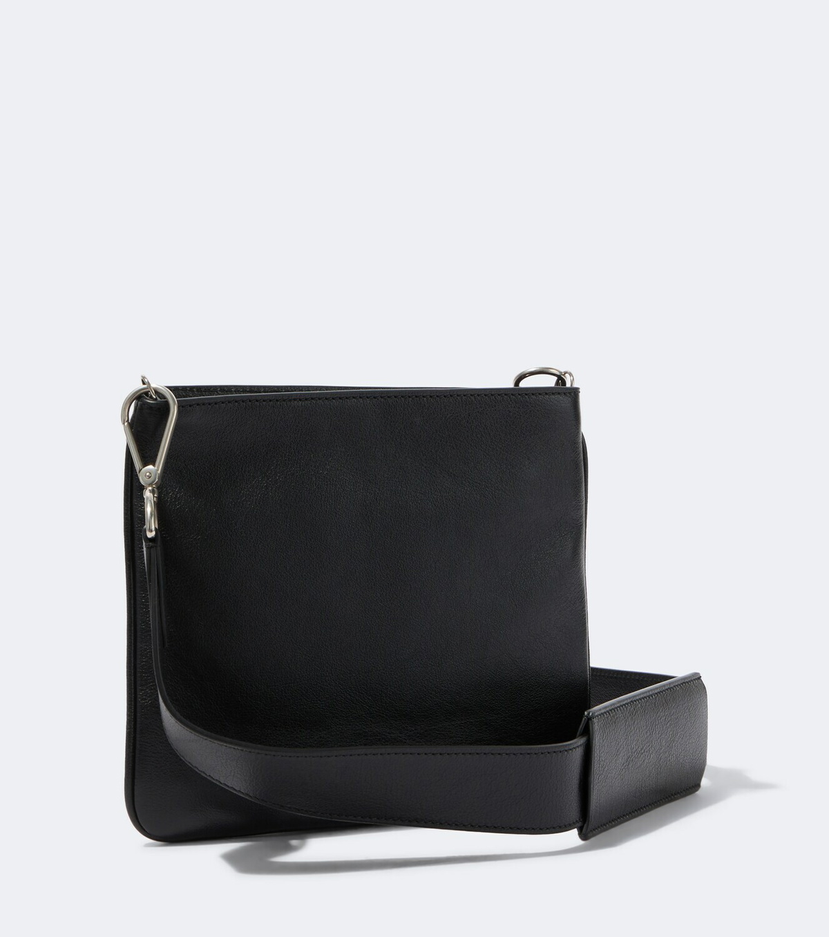 Métier Slide leather messenger bag