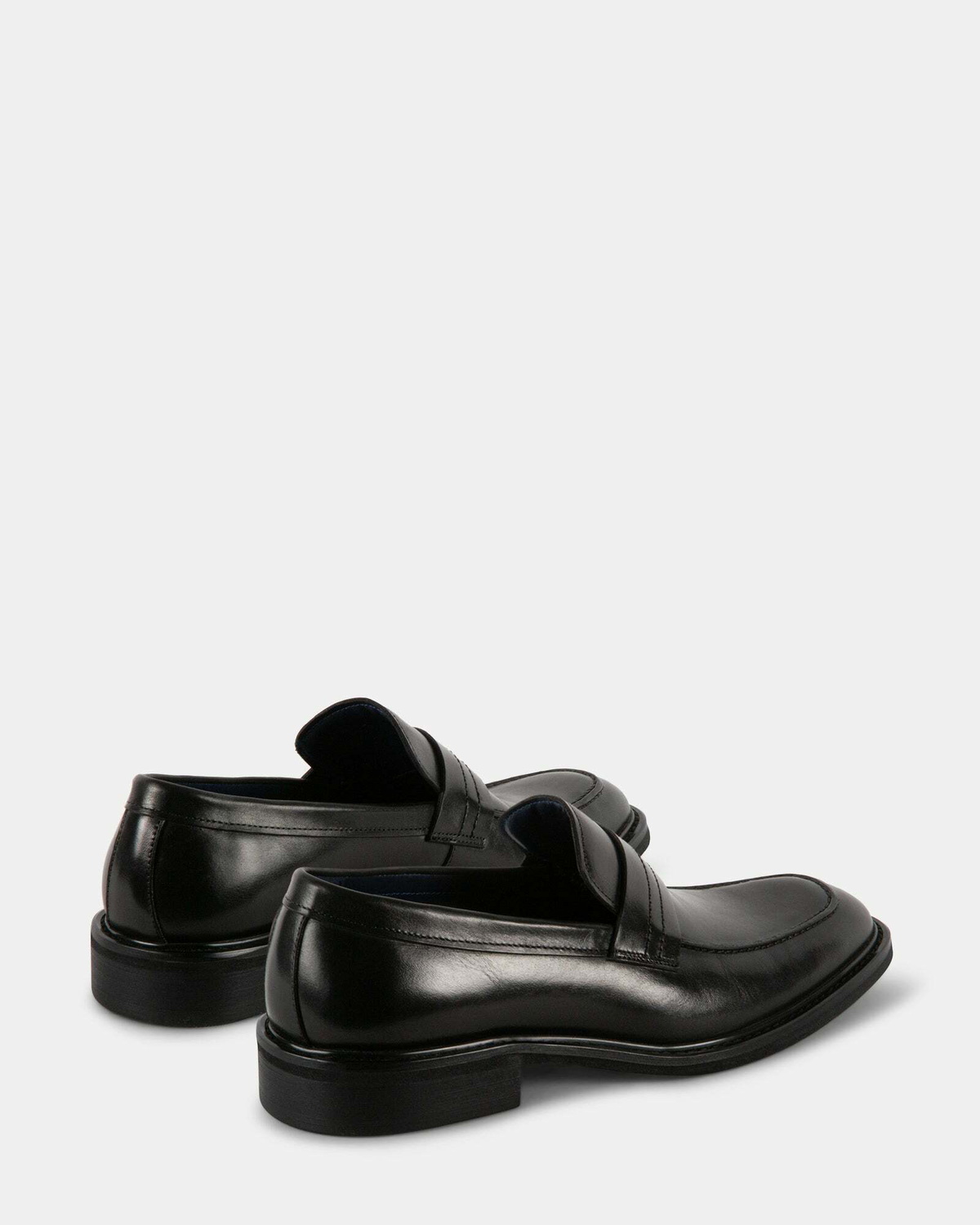 Steve Madden Mammoth Loafers in Black