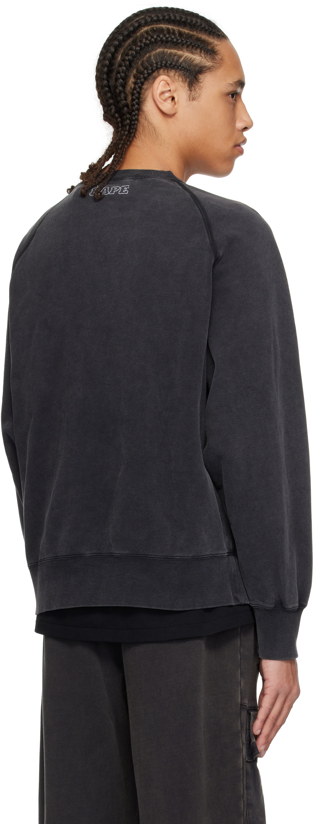 完売必須 A BATHING APE COLLEGE PATCH RELAXED CREWNECK SWEAT A BATHING APE® Washed Effect College Patch Relaxed Fit