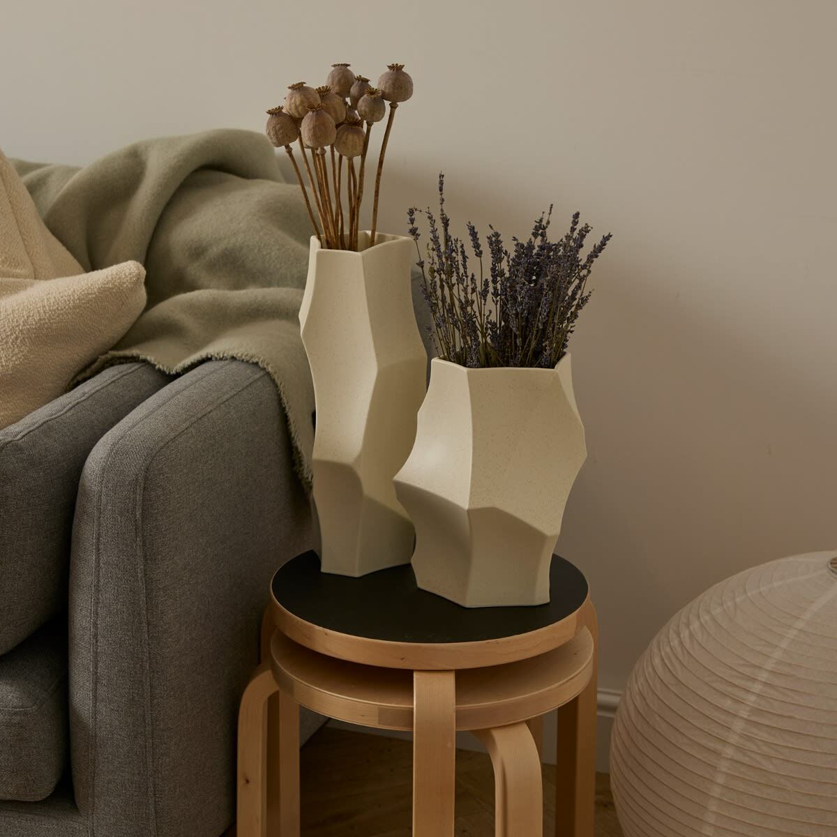 ferm LIVING Cueva Vase - H37 in Off-White 