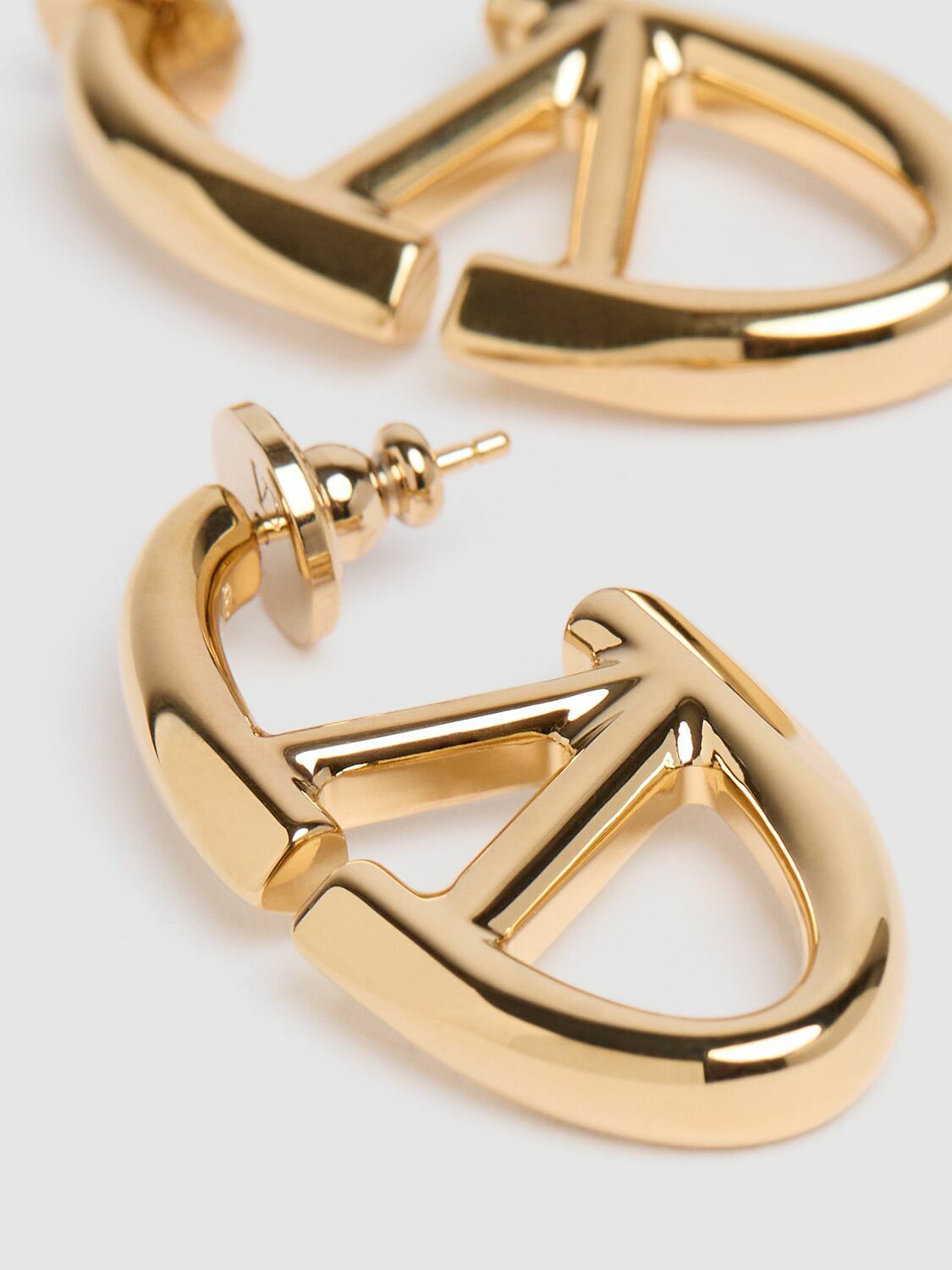 ★人気★【VALENTINO】V-LOGO MOON HOOP EARRING ピアス VALENTINO GARAVANI 35mm V Logo Moon Earrings Valentino Garavani