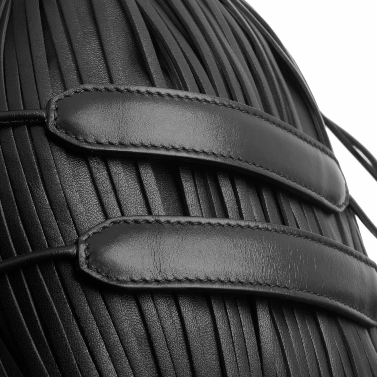 ★送料関税込★JIL SANDER Dumpling バケットバッグ Jil Sander Women's Dumpling Fringe Bag in Black Jil Sander