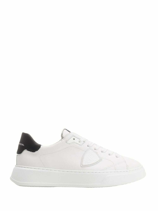 Photo: Philippe Model Low-top temple Sneaker