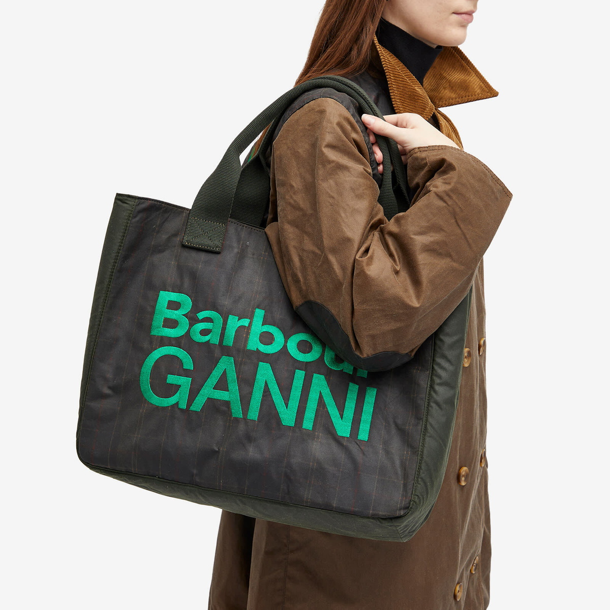 Barbour Women's x Ganni Wax Tote Bag in Dufflebag/Classic