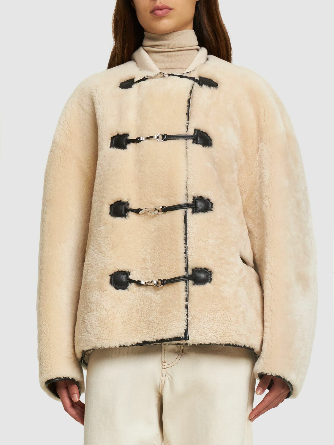 TOTEME｜JACKETS (Teddy shearling clasp jacket (214-120-6 Teddy shearling clasp jacket off-white – TOTEME