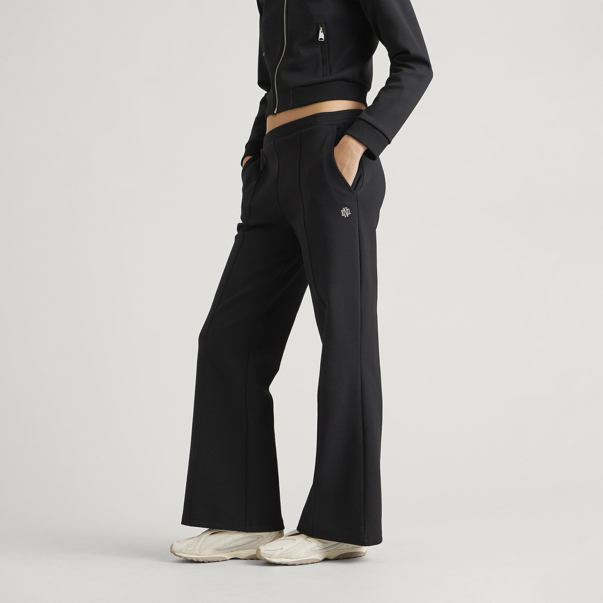 END. Women's Compact Trackpant in Black