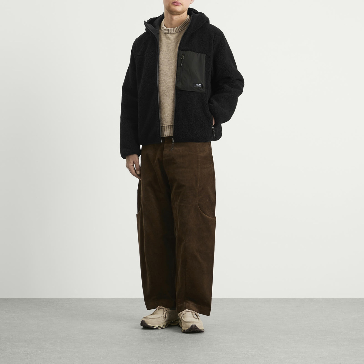 Taion Men's Mountain Boa Hooded Fleece Jacket in Black/Black