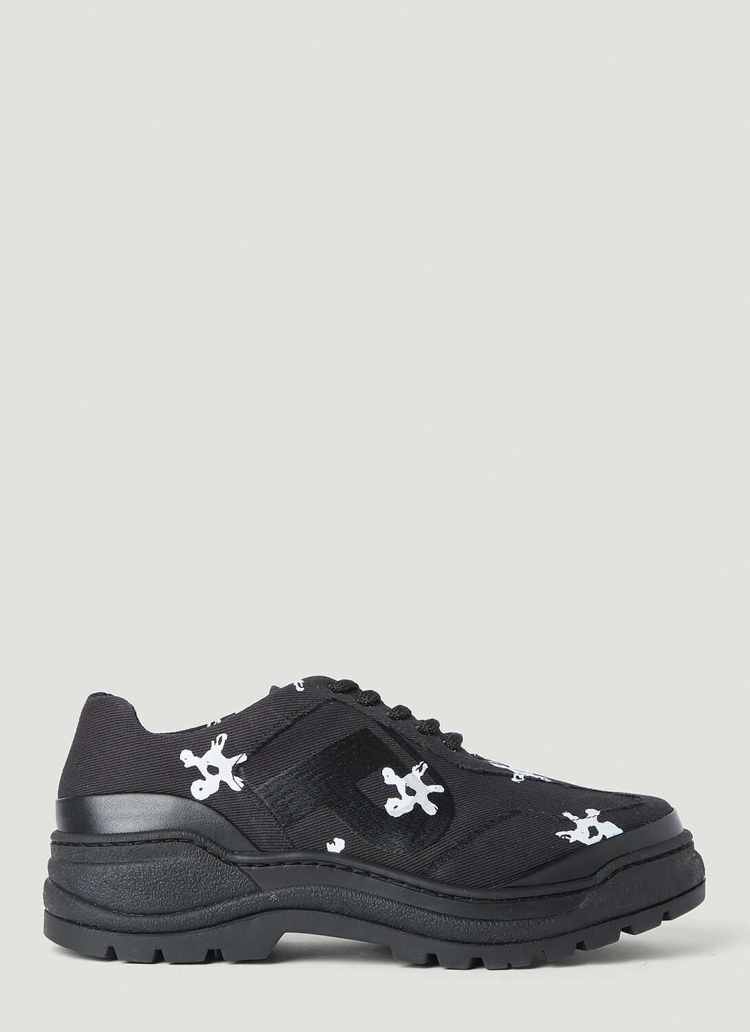 Phileo Basalt White Flower Lace-Ups