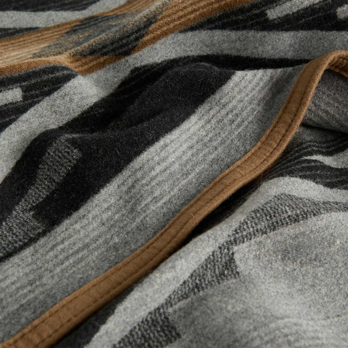 Pendleton Jacquard Unnapped Throw in Tumalo Ridge 