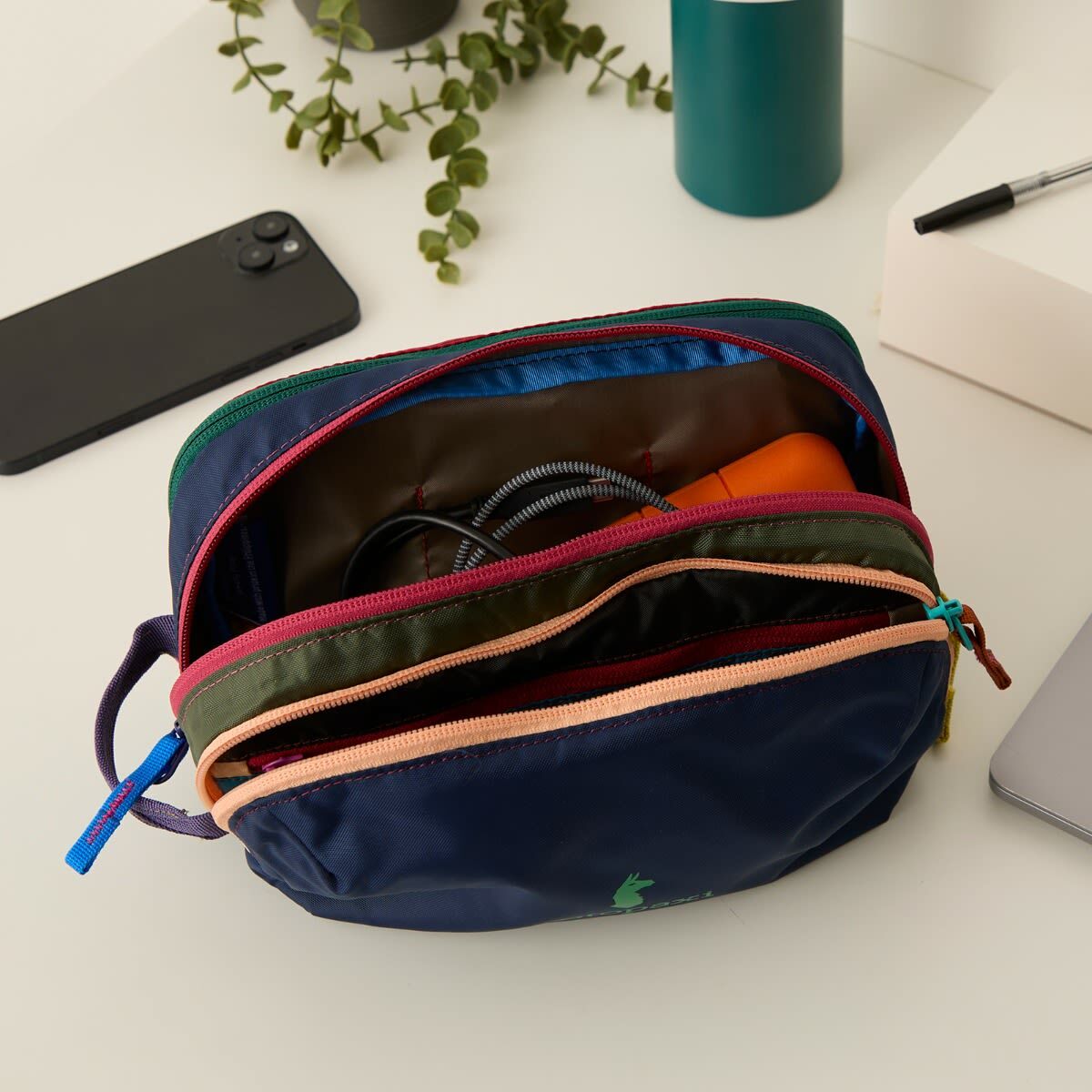 Cotopaxi Nido Accessory Bag in Del Dia 