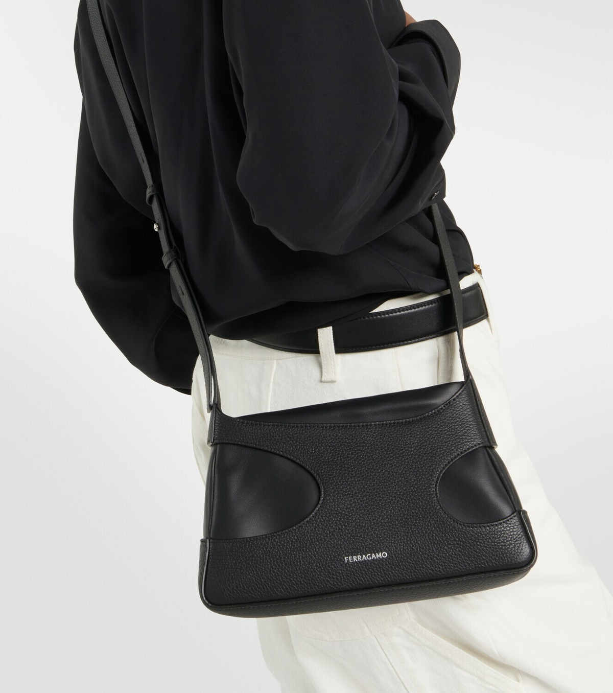 バッグ SalvatoreFerrgamo leather shoulder bag Salvatore Ferragamo Ferragamo A364 Leather Dark Brown Bag