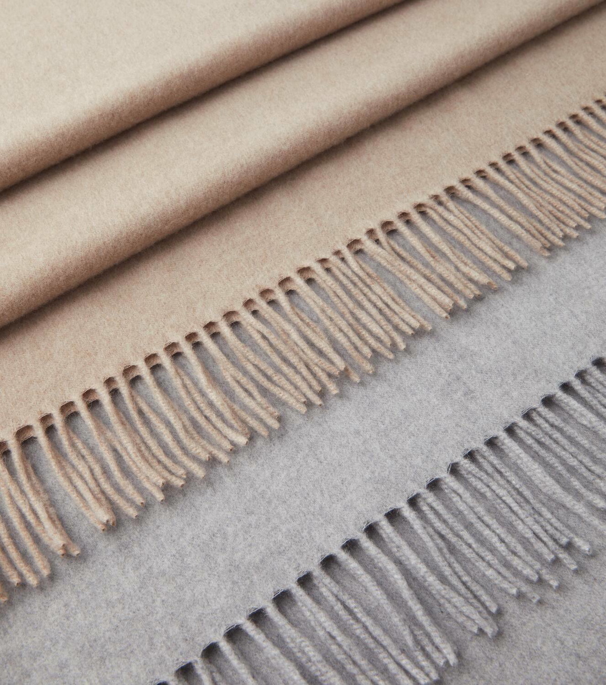 Brunello Cucinelli Fringed cashmere throw